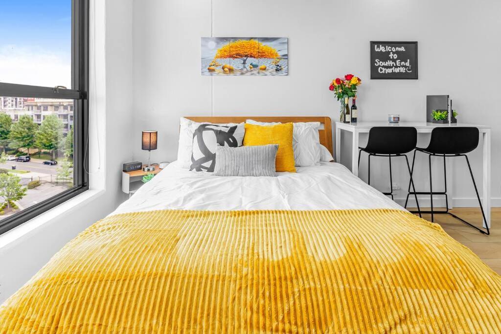 Trendy South End Apartment *
